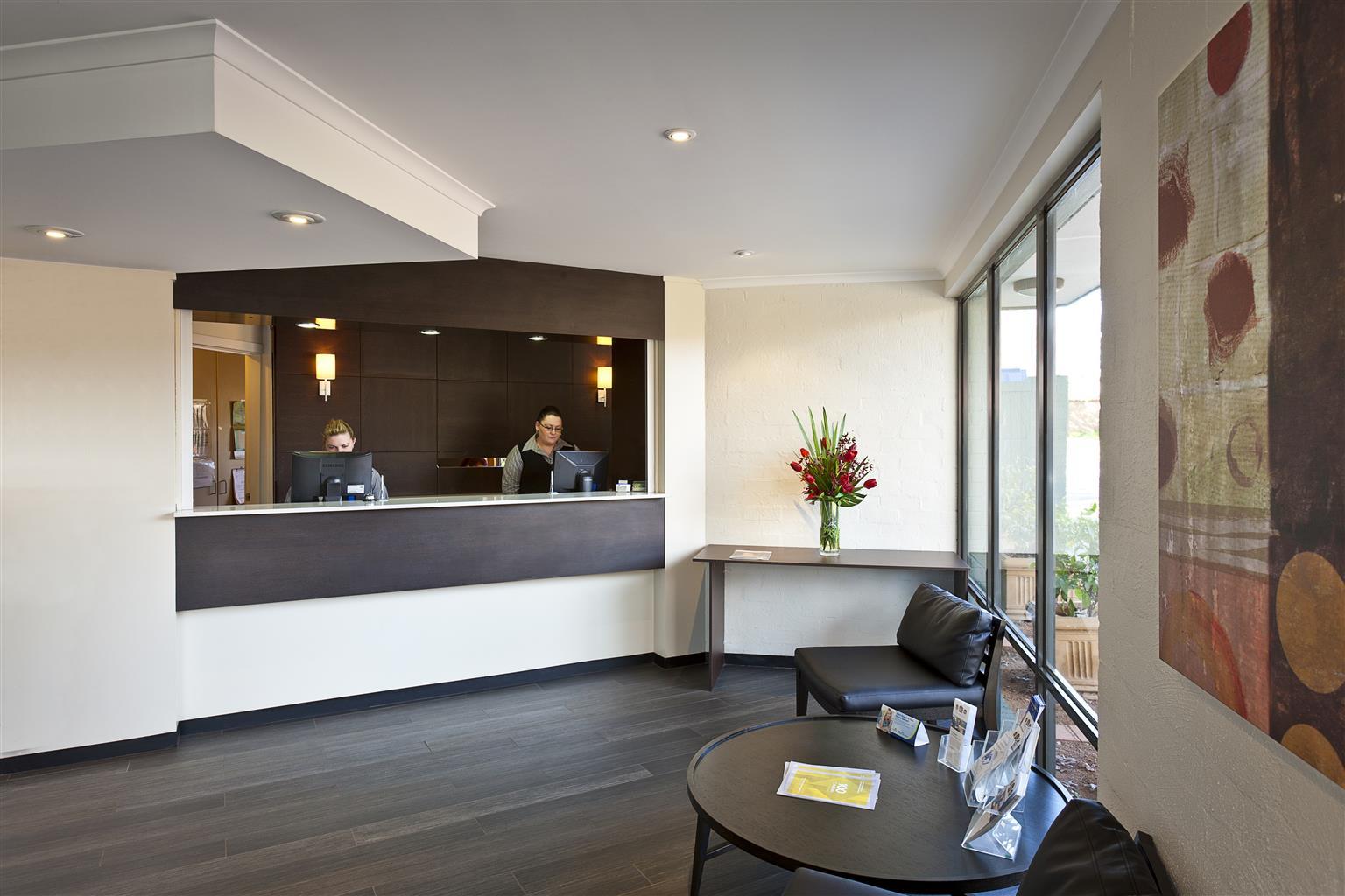 Ibis Styles Canberra Tall Trees Exteriör bild