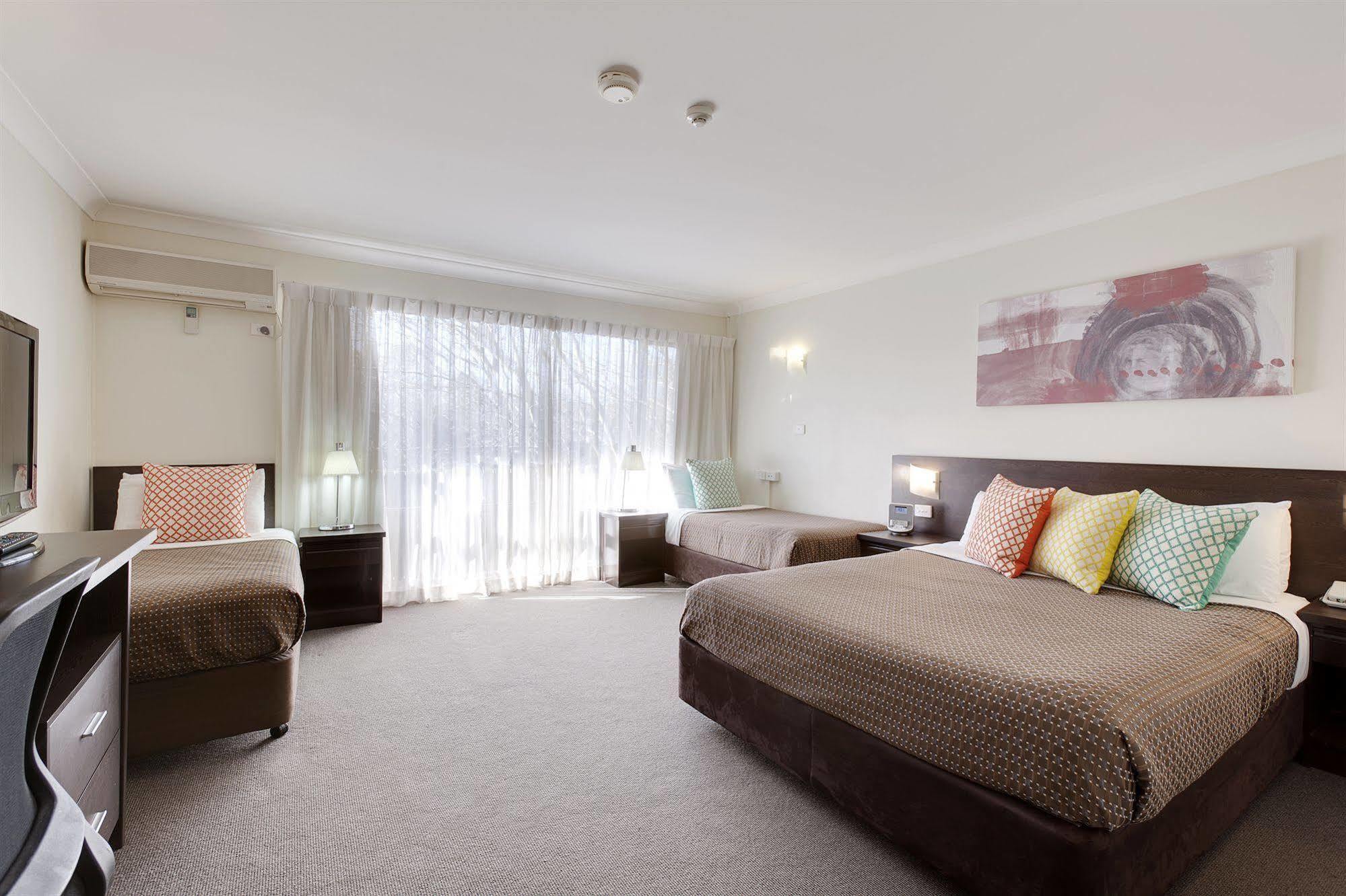 Ibis Styles Canberra Tall Trees Exteriör bild