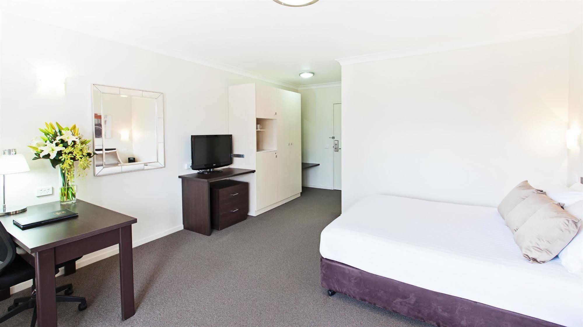 Ibis Styles Canberra Tall Trees Exteriör bild