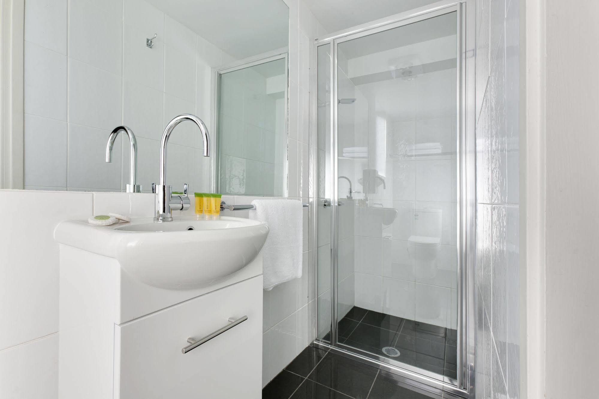 Ibis Styles Canberra Tall Trees Exteriör bild
