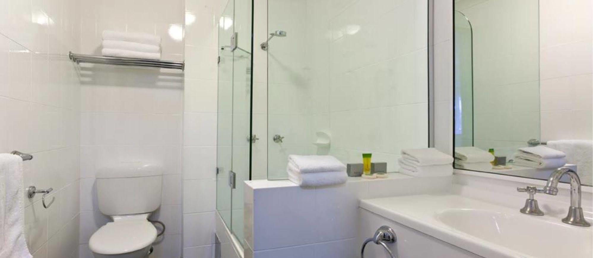 Ibis Styles Canberra Tall Trees Exteriör bild