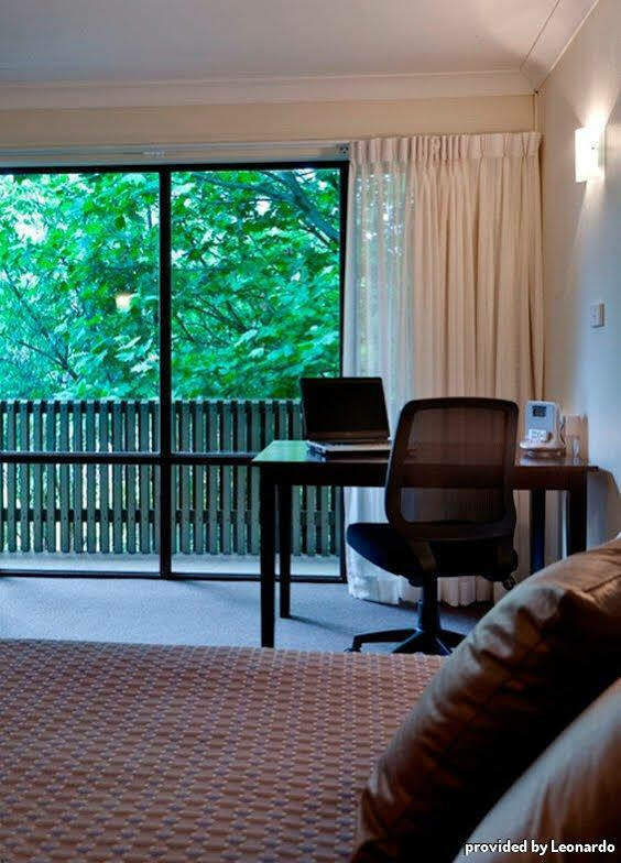 Ibis Styles Canberra Tall Trees Exteriör bild