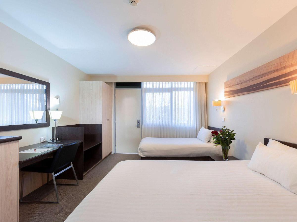 Ibis Styles Canberra Tall Trees Exteriör bild