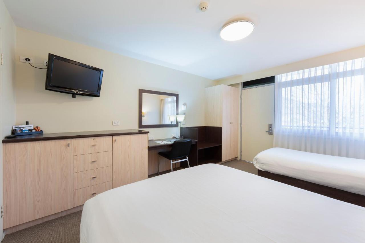 Ibis Styles Canberra Tall Trees Exteriör bild